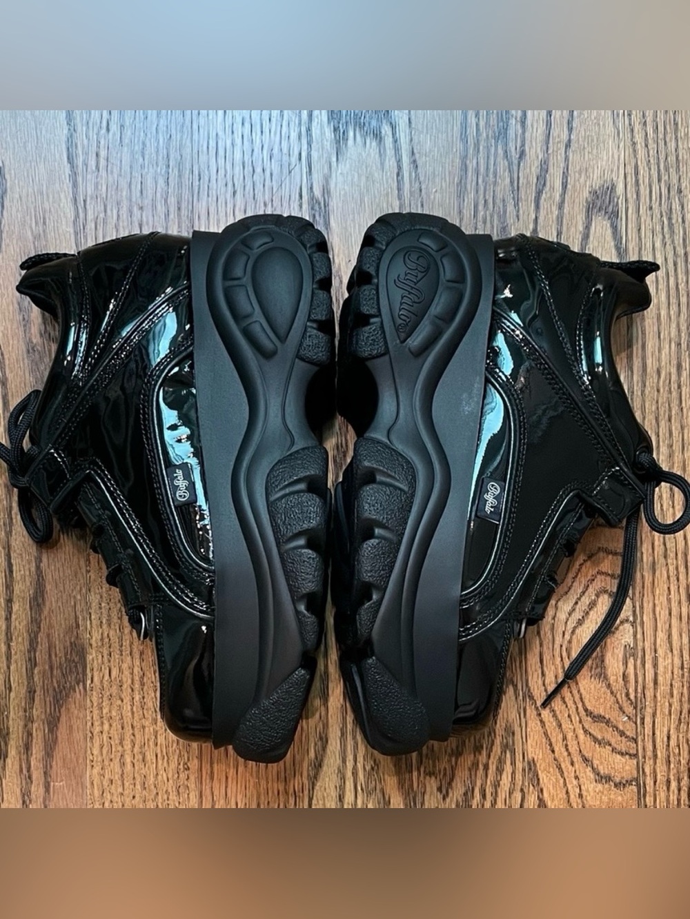 Buffalo London: Women's Platform Patent Leather Sneakers - Black